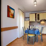 דירה In With Balcony, Air Condition, Wifi