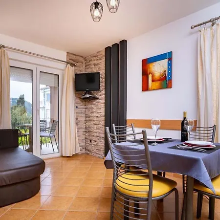 In With Balcony, Air Condition, Wifi Lopar