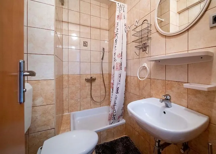 In With Balcony, Air Condition, Wifi *