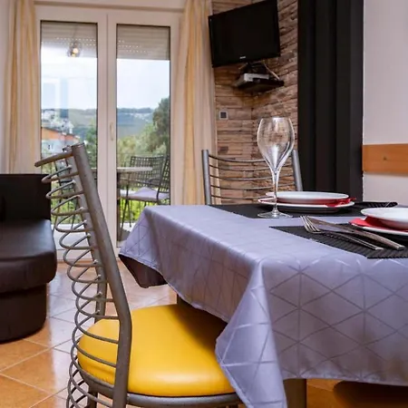In With Balcony, Air Condition, Wifi Apartament *