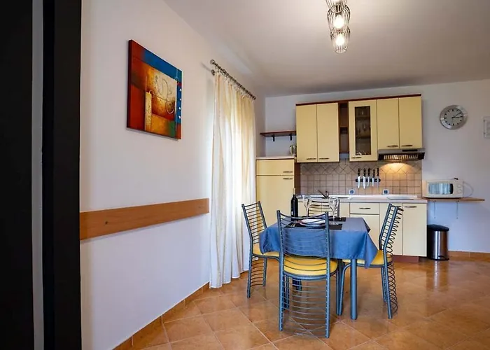 Apartament In With Balcony, Air Condition, Wifi